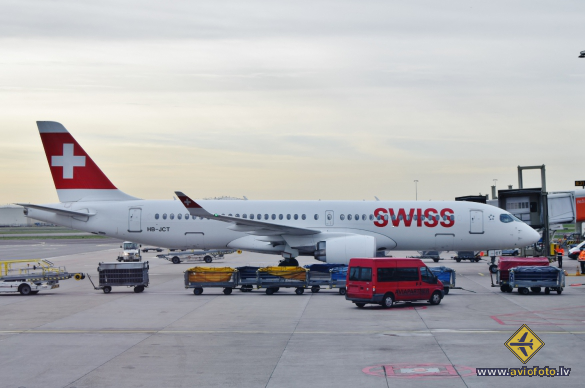 Airbus A220-300